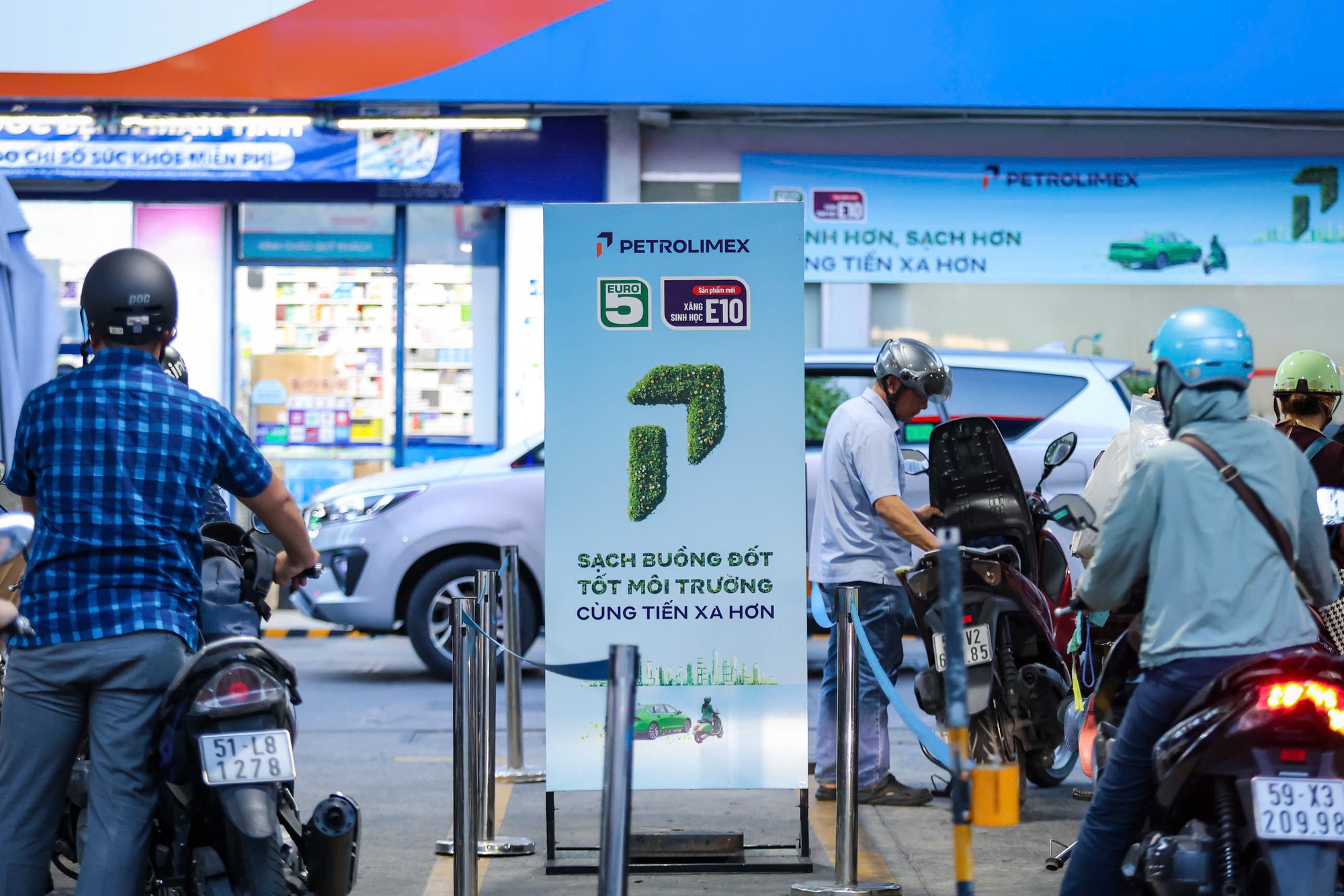 Giảm thuế để giảm giá xăng E10- Ảnh 1.