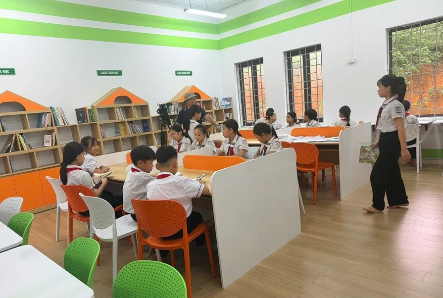 Ams’ Little Helpers và hành trình gieo tri thức vùng cao Ams’ Little Helpers và hành trình gieo tri thức vùng cao