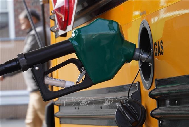 Petróleo en caída libre por avances en negociaciones entre EE.UU. e Irán