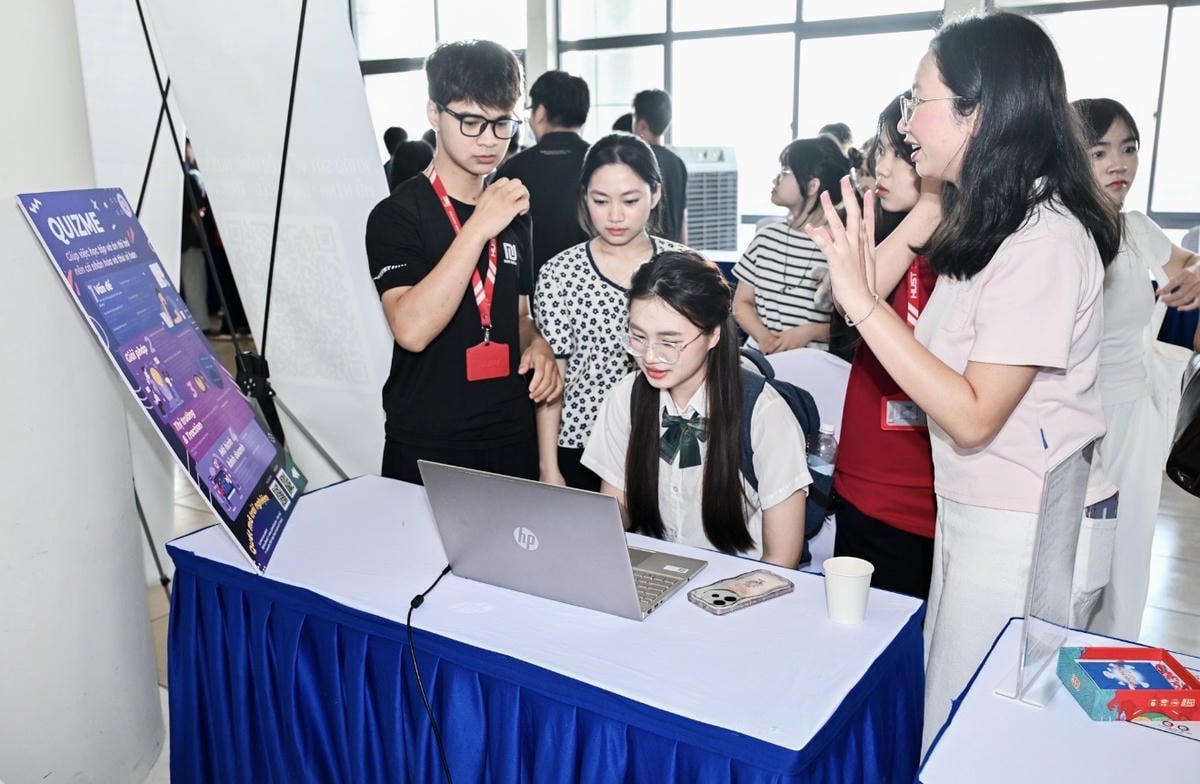 Một hoạt động của Đại học Bách khoa Hà Nội.