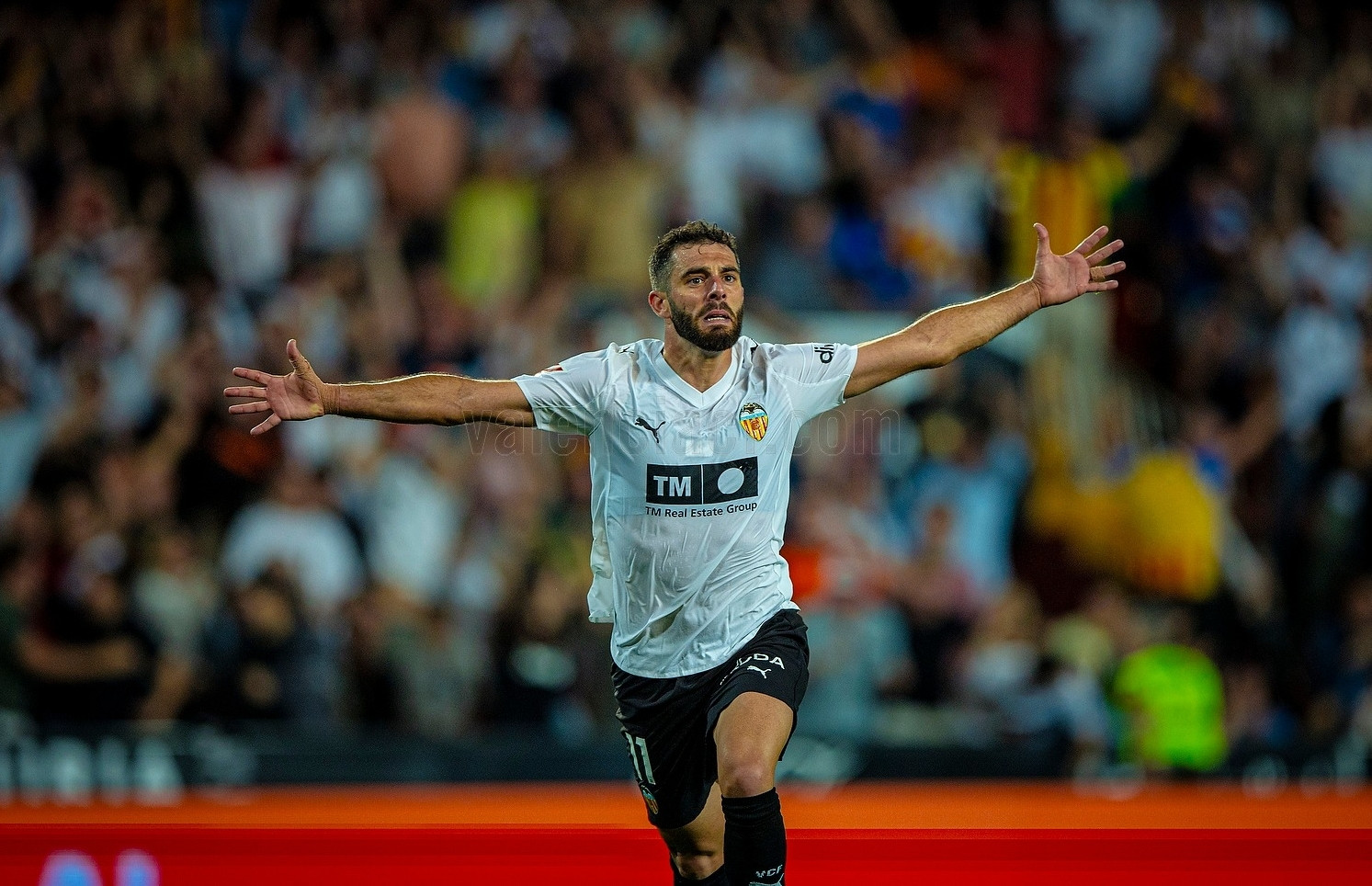 https://static-images.vnncdn.net/vps_images_publish/000001/000003/2026/5/24/barca-thua-nguoc-valencia-tran-chia-tay-mua-giai-201.jpg