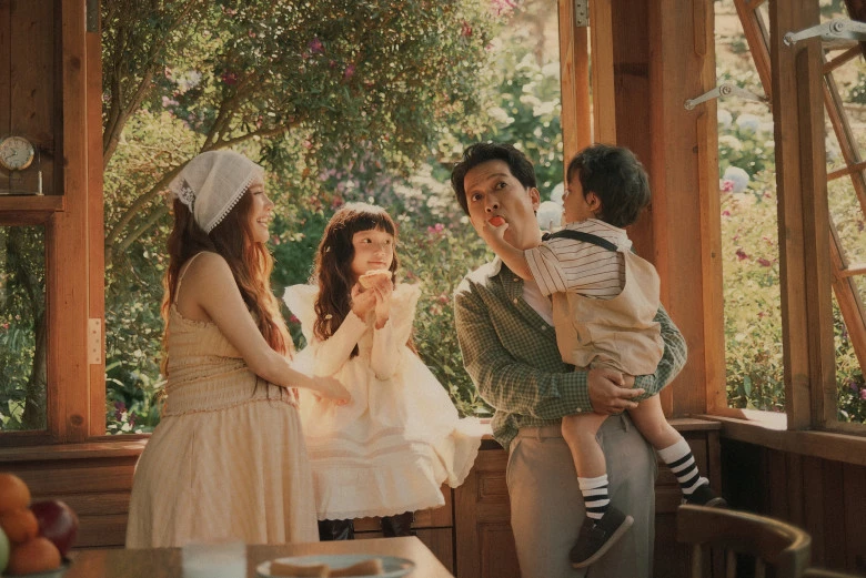 The happy family of Truong Giang and Nha Phuong is admired by many.