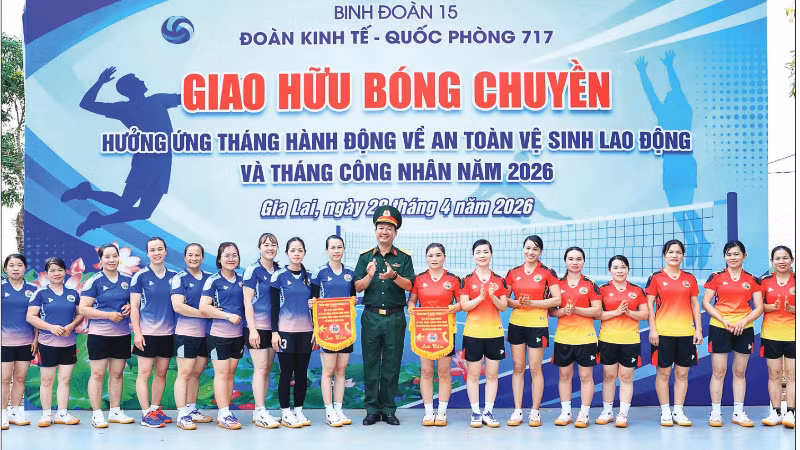 Đoàn Kinh tế-Quốc phòng 717 (Binh đoàn 15) tổ chức giao hữu bóng chuyền hưởng ứng Tháng Hành động về an toàn vệ sinh lao động và Tháng Công nhân năm 2026.