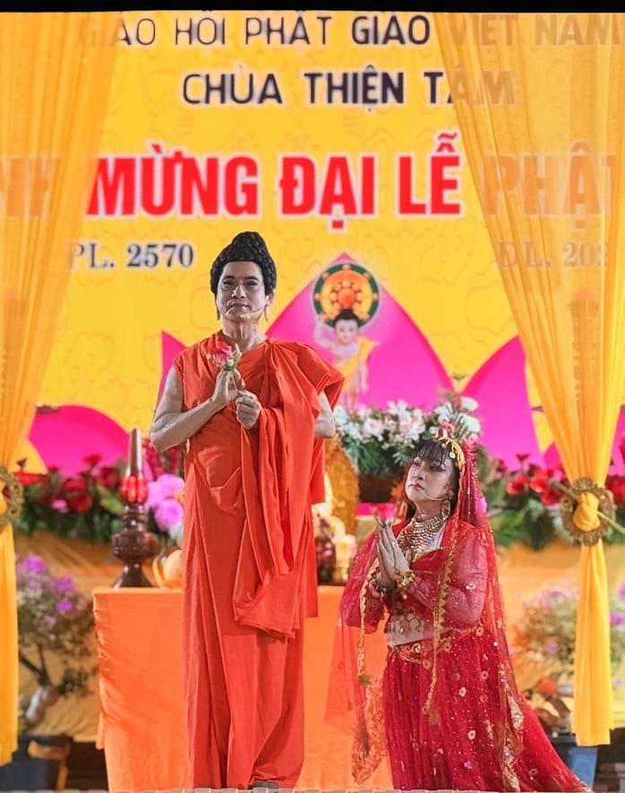 Nghệ sĩ Bích Thủy với 4 suất diễn văn nghệ mùa Phật đản - Ảnh 1.