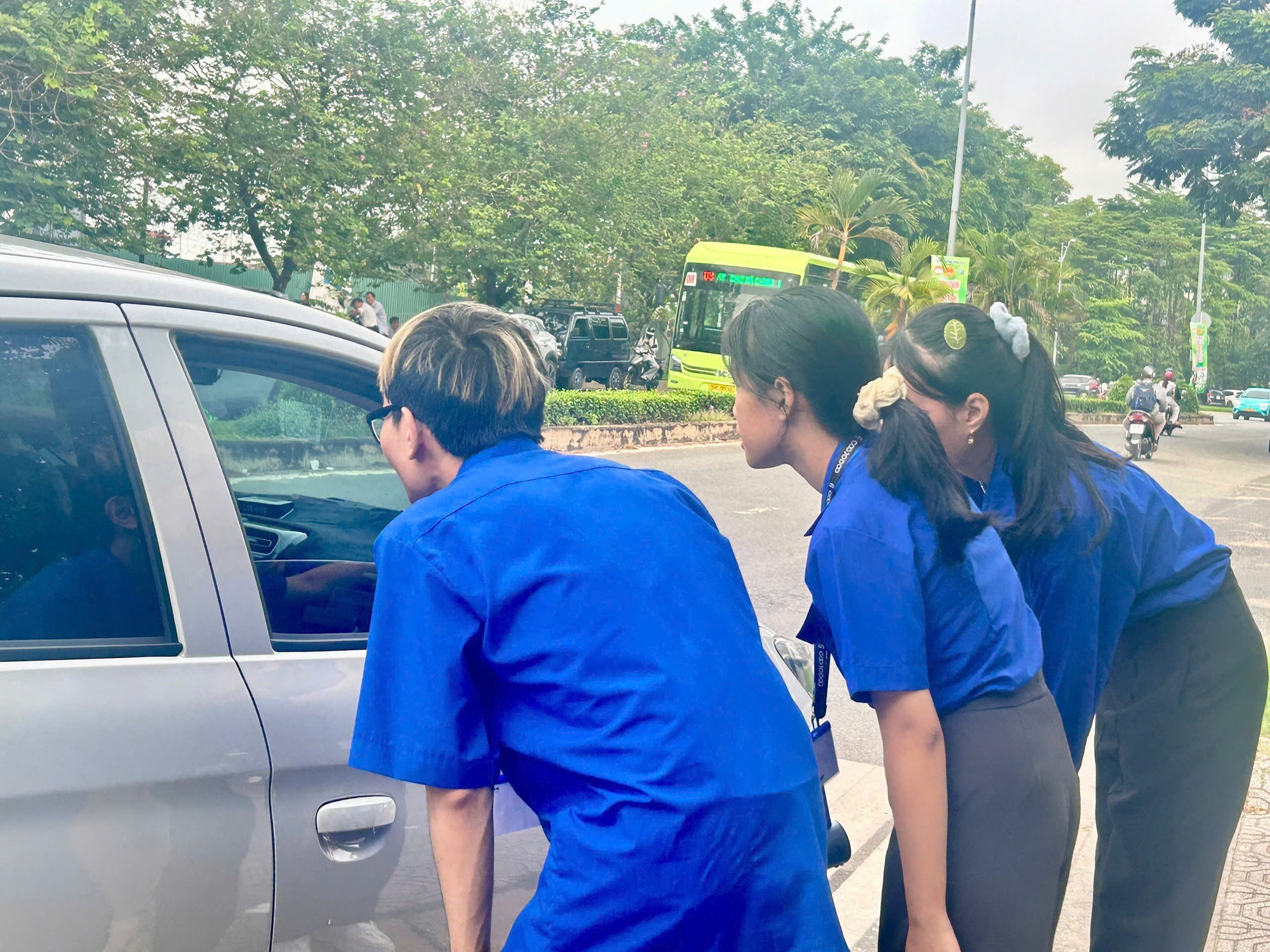 Phụ huynh cũng được tiếp sức mùa thi - Ảnh 3.