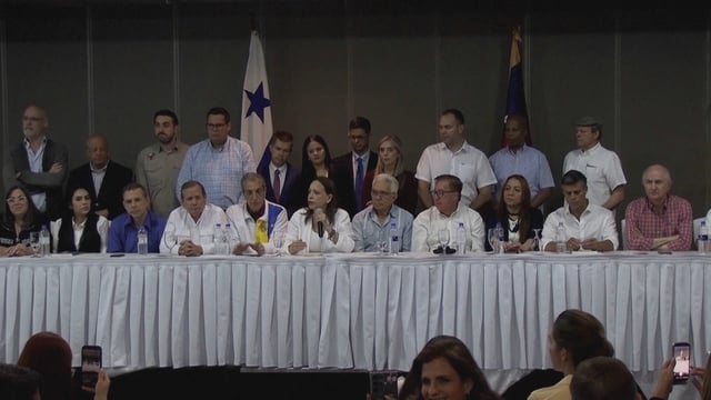 Mỹ diễn tập sơ tán khẩn cấp ở thủ đô Venezuela - Ảnh 4.