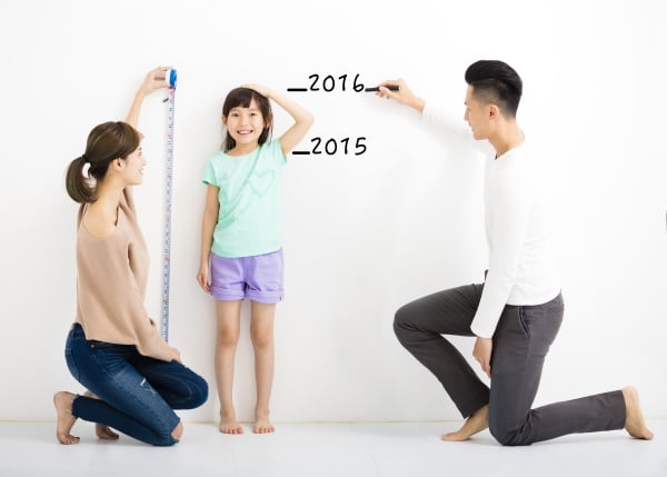 4 sai lầm khiến trẻ khó đạt chiều cao tối đa, nhiều cha mẹ Việt mắc phải - Ảnh 1.