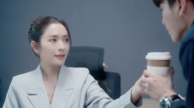 Yêu chị thì sao: Bộ phim Thái Lan hấp dẫn trên khung 12g30 HTV7 - Ảnh 6.