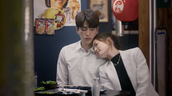 Yêu chị thì sao: Bộ phim Thái Lan hấp dẫn trên khung 12g30 HTV7 - Ảnh 9.