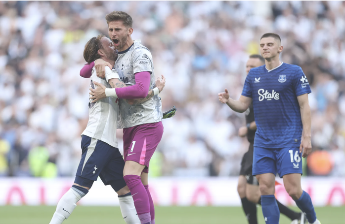 Tottenham thoát hiểm phút chót, West Ham thắng vẫn rớt hạng - Ảnh 6.