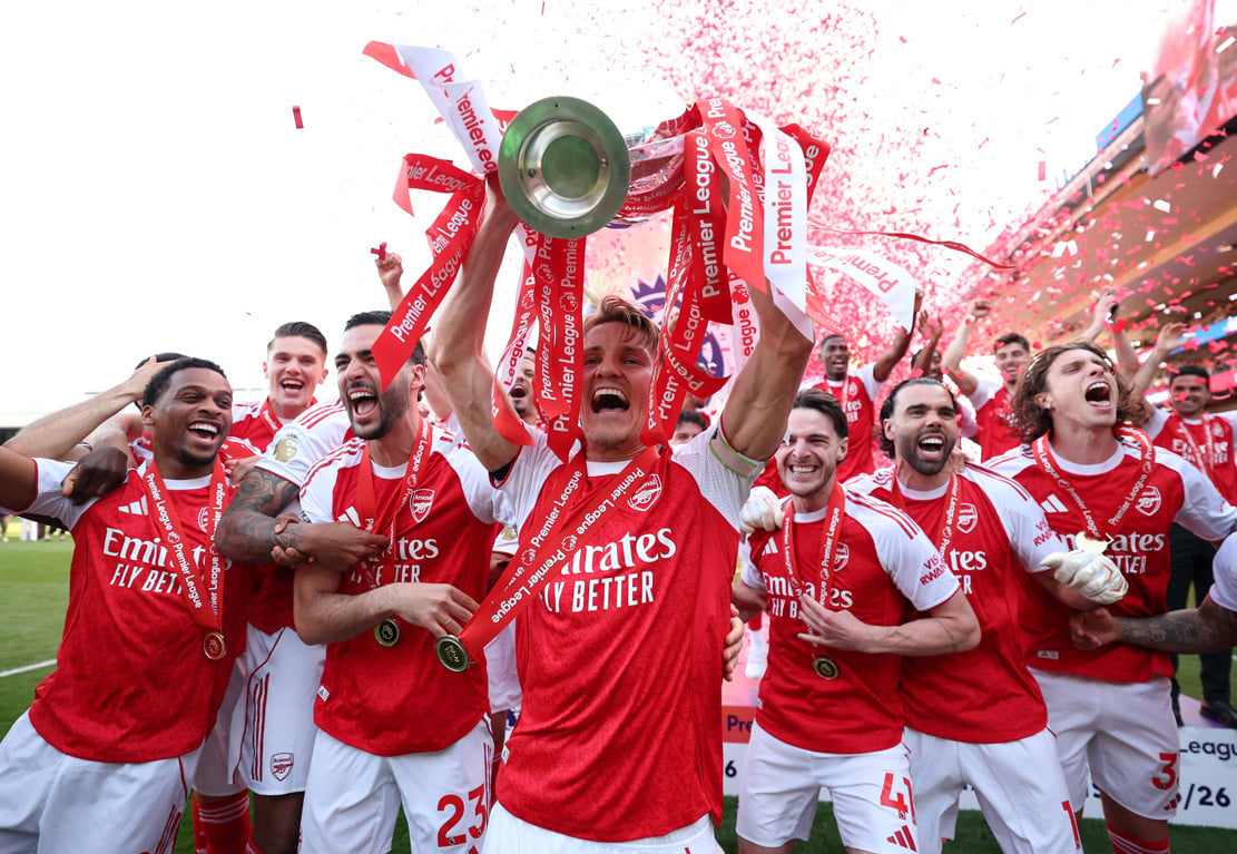 www_thesun_co_uk martin odegaard arsenal lifts premier 1083628280 (1).jpg