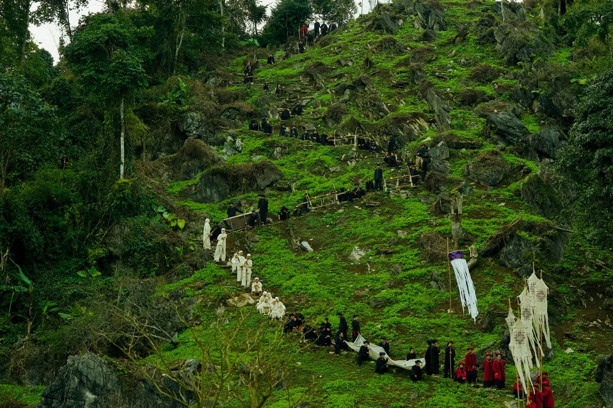 Vietnamese cinema explores local culture - Photo 1. Điện ảnh Việt khai thác văn hóa bản địa- Ảnh 1.