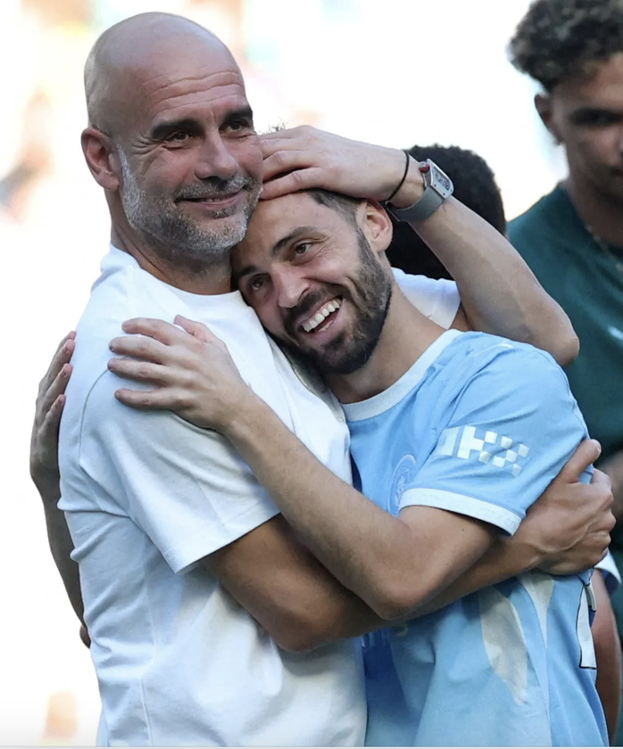 Nước mắt ngày chia tay Man City của Pep Guardiola - Ảnh 3.
