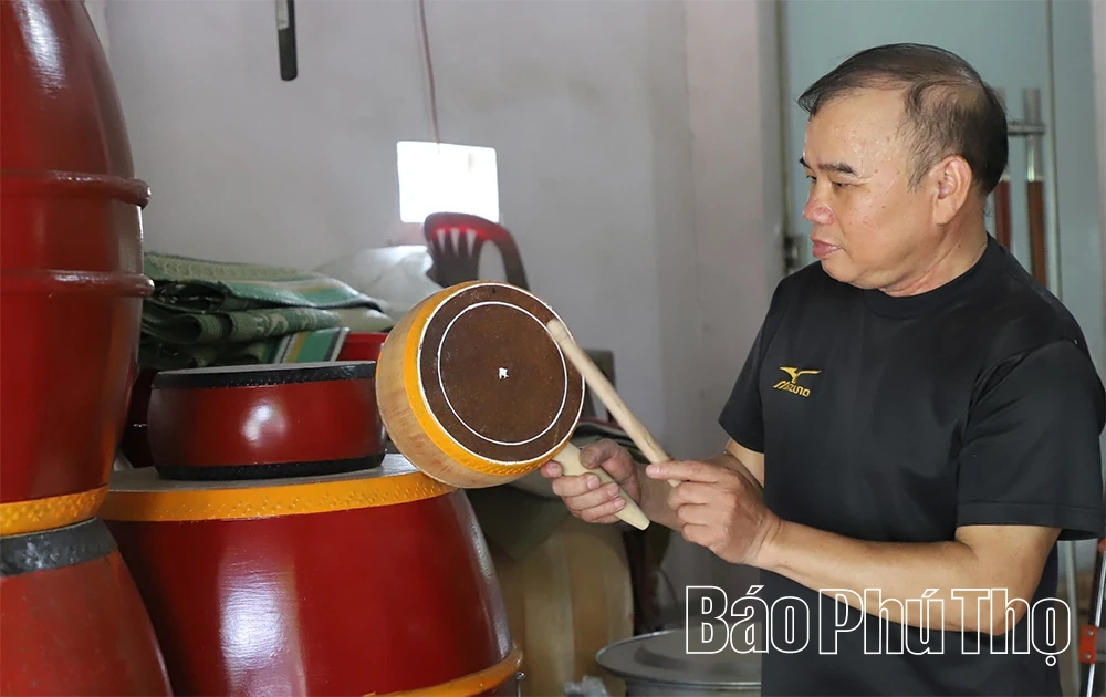 The guardian of the Doi Tam drum