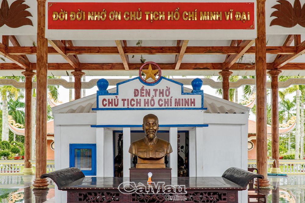 Der dem Präsidenten Ho Chi Minh gewidmete Tempel wurde am 19. Mai 1972 eingeweiht.