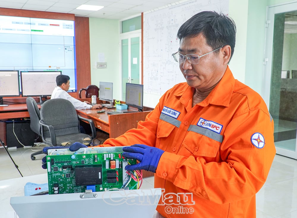 Die Lösung „Modernisierung von Mittelspannungs-Kondensatorbatterien ohne Protokolle für die Fernsteuerung über ein SCADA-System“ der Ca Mau Power Company trägt zur Verbesserung der Qualität der Stromversorgung bei und dient damit sowohl der sozioökonomischen Entwicklung als auch dem täglichen Leben der Menschen.