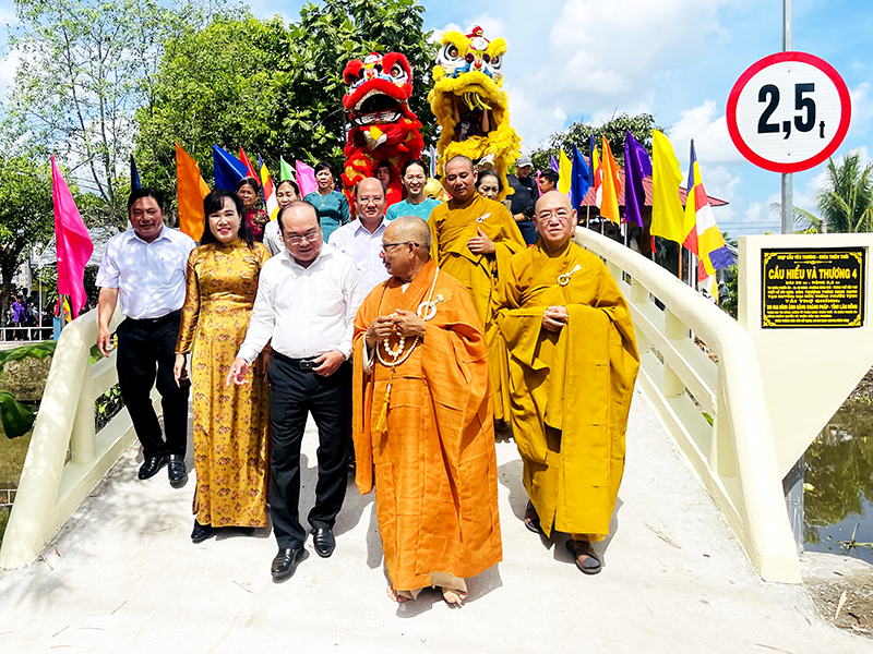 Einweihung der Brücke „Verständnis und Mitgefühl IV“