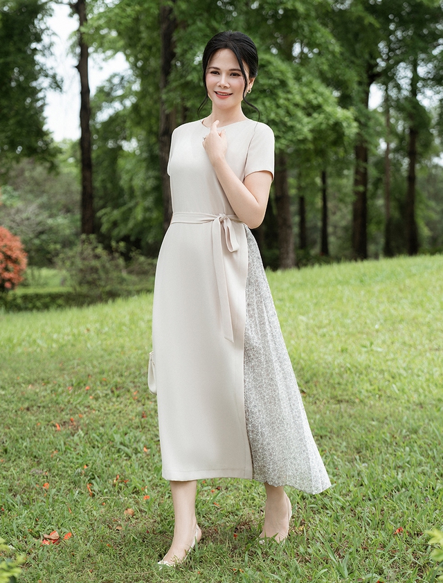 Bí quyết tạo diện mạo mới cho phong cách công sở Bí quyết tạo diện mạo mới cho phong cách công sở- Ảnh 3.