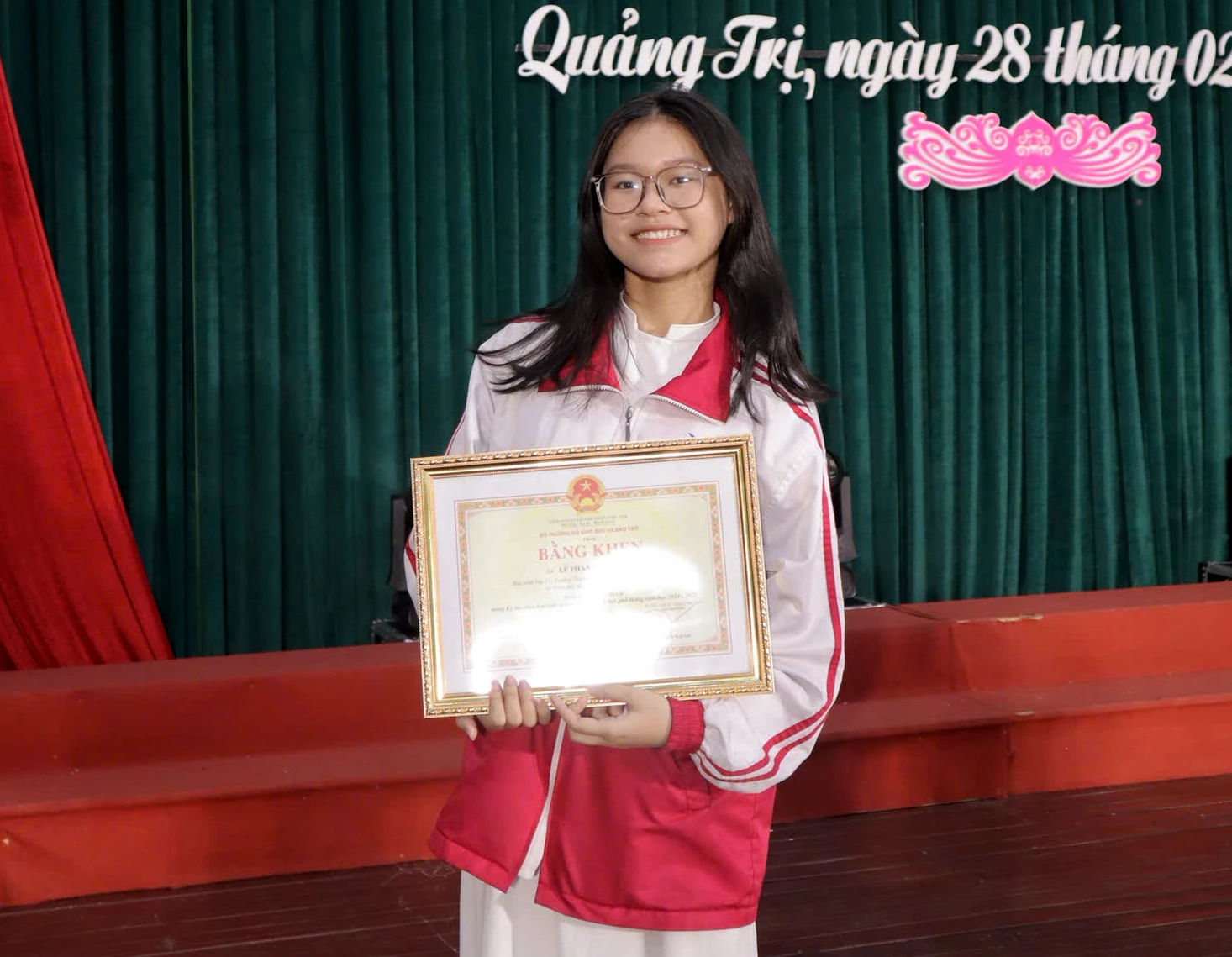 เลอ ฟาน คานห์ ดาน เป็นนักเรียนที่โดดเด่น มีผลการเรียนดีเยี่ยมมากมาย - ภาพ: ได้รับความอนุเคราะห์จากผู้ให้สัมภาษณ์