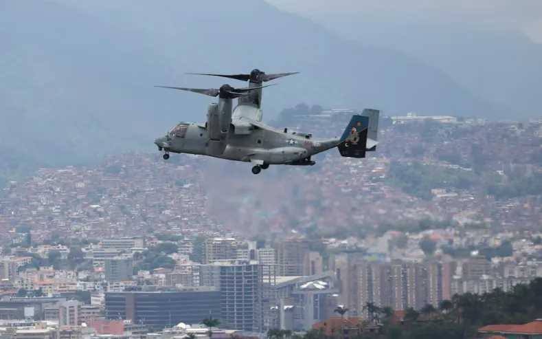 Máy bay MV-22B Osprey của Thủy quân lục chiến Mỹ tiếp cận Đại sứ quán Hoa Kỳ trong cuộc tập trận quân sự tại Caracas, Venezuela (Ảnh: Reuters)