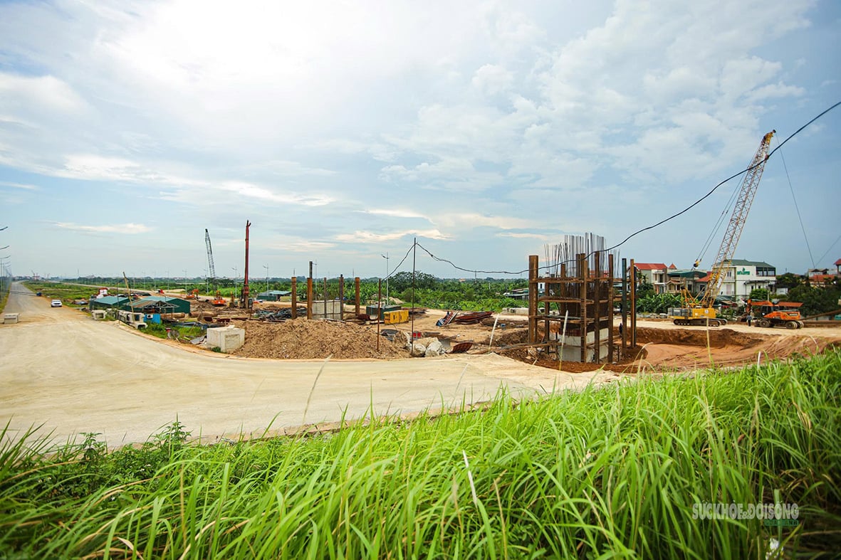 Cầu Hồng Hà vượt sông Hồng dần lộ diện- Ảnh 5.
