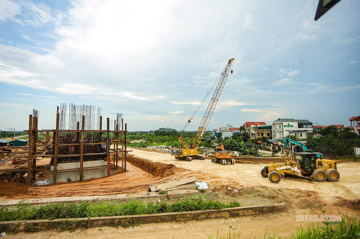 Cầu Hồng Hà vượt sông Hồng dần lộ diện- Ảnh 9.