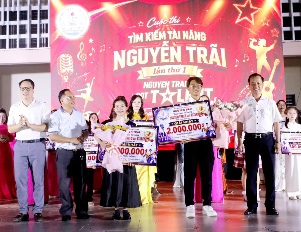 Thí sinh đạt giải Nhất chương trình “NguyenTrai’s Got Talent - Tỏa sáng đam mê” năm học 2025-2026.