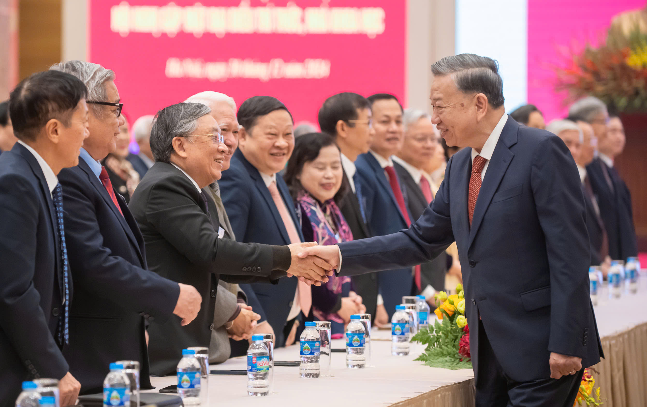 الأمين العام: Tổng Bí thư: 'Có chính sách đột phá trọng dụng trí thức'- Ảnh 1.