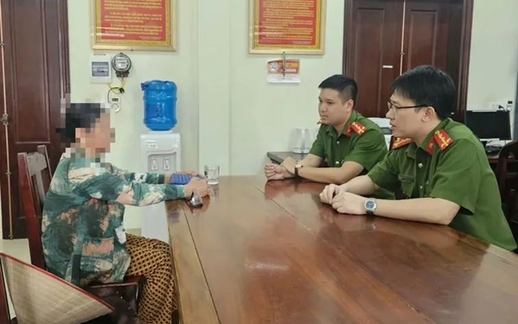 Công an kịp thời ngăn chặn, giúp bà H không chuyển tiền cho đối tượng lừa đảo