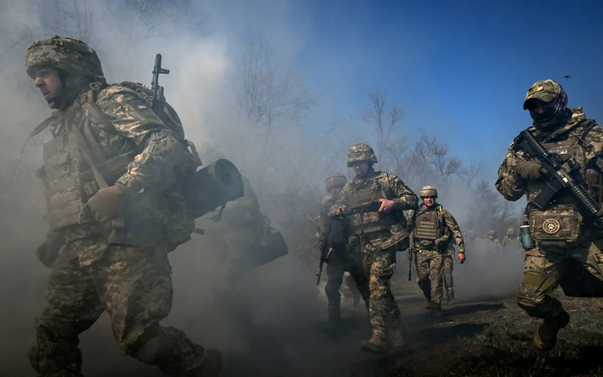 دخل الصراع الروسي الأوكراني عامه الخامس (صورة: نور فوتو) Xung đột Nga - Ukraine hiện đã bước sang năm thứ 5 (Ảnh: NurPhoto)