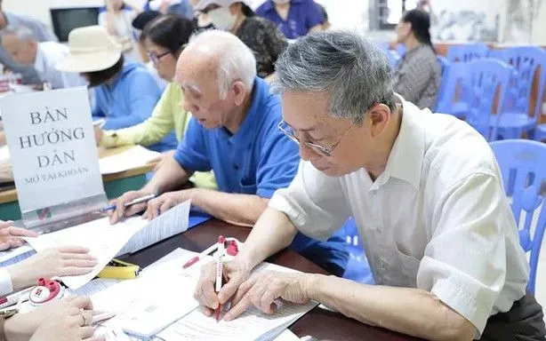 Gần 3,5 triệu người hưởng lương hưu, trợ cấp BHXH trên cả nước sẽ nhận tiền từ ngày 1/6 hoặc 2/6