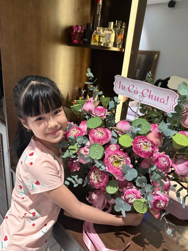 레 푸옹의 사랑스러운 7살 딸 - 사진 6. Con gái 7 tuổi đáng yêu của Lê Phương - Ảnh 6.