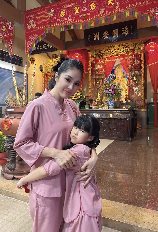 레 푸옹의 사랑스러운 7살 딸 - 사진 7. Con gái 7 tuổi đáng yêu của Lê Phương - Ảnh 7.