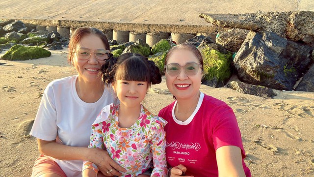 레 푸옹의 사랑스러운 7살 딸 - 사진 8. Con gái 7 tuổi đáng yêu của Lê Phương - Ảnh 8.