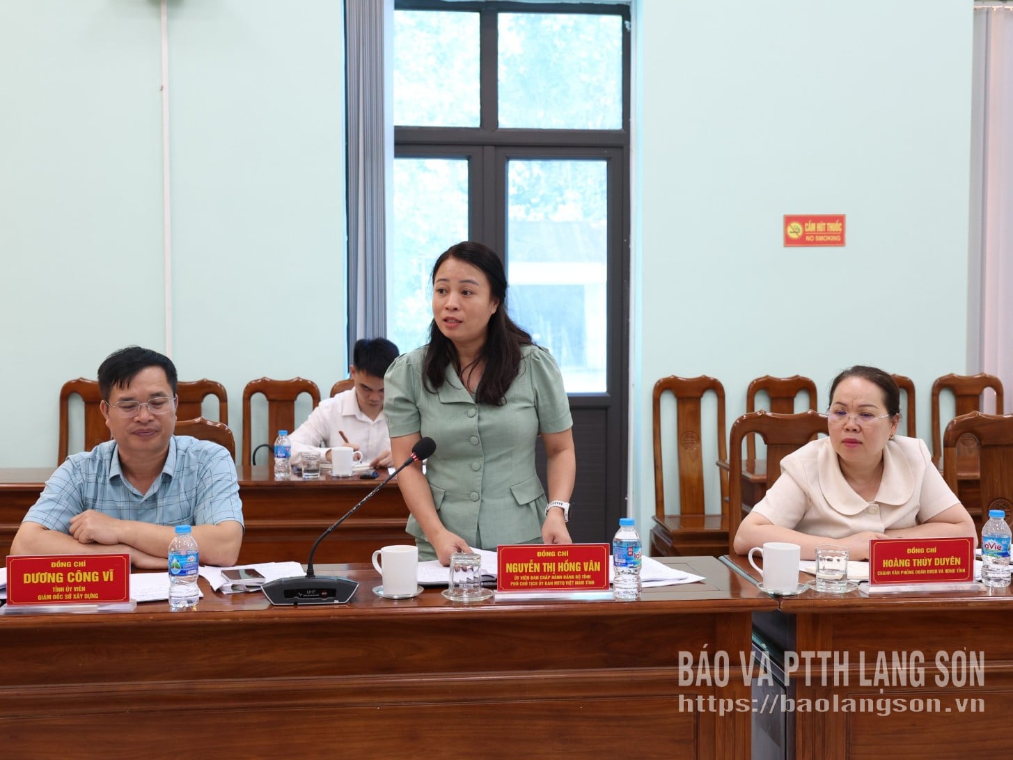 Lãnh đạo Ủy ban MTTQ Việt Nam tỉnh phát biểu thảo luận tại buổi làm việc