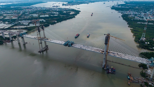 Tăng tốc thi công cầu Phước Khánh trên cao tốc Bến Lức - Long Thành - Ảnh 1.
