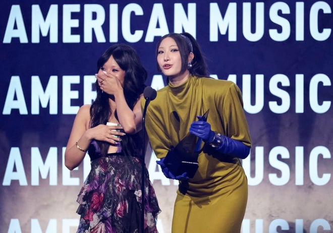 बीटीएस ने अमेरिकन म्यूजिक अवार्ड्स में धूम मचा दी - फोटो 3. BTS 'càn quét' American Music Awards- Ảnh 3.