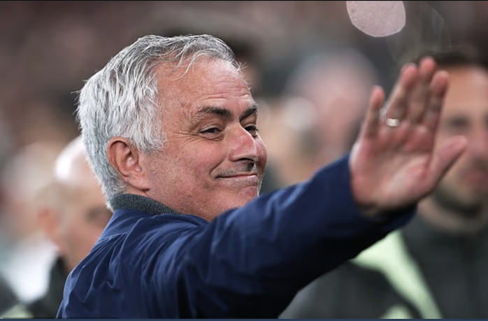 Jose Mourinho sớm lên kế hoạch cải tổ Real Madrid - Ảnh 1.