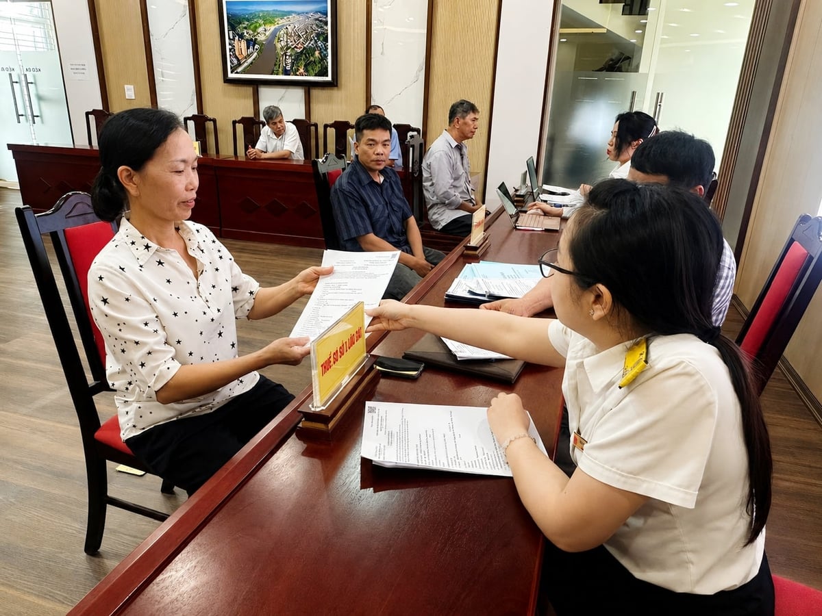 Mô hình 'Một điểm dừng - Vạn sự thông' giúp người dân phường Cam Đường, Lào Cai rút ngắn thời gian giải quyết thủ tục hành chính. Ảnh: Bích Hợp.