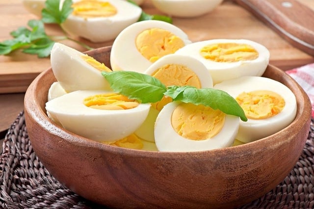 10 powodów, dla których warto dziś zjeść wystarczającą ilość białka - Obrazek 1. 10 lý do để ăn đủ protein ngay hôm nay - Ảnh 1.