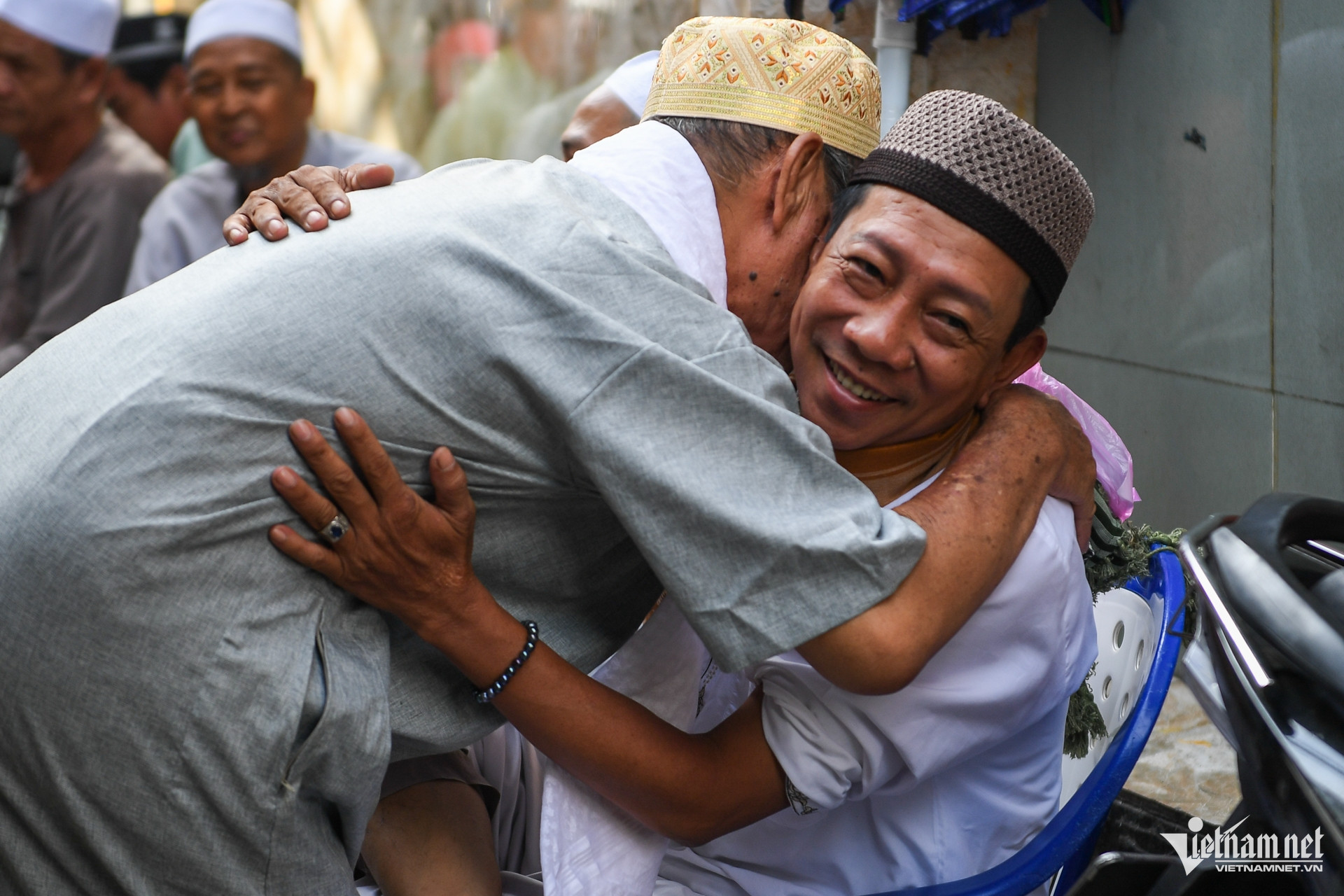 W-Caregiver در شهر هوشی مین Nguyen Hue 3.jpg