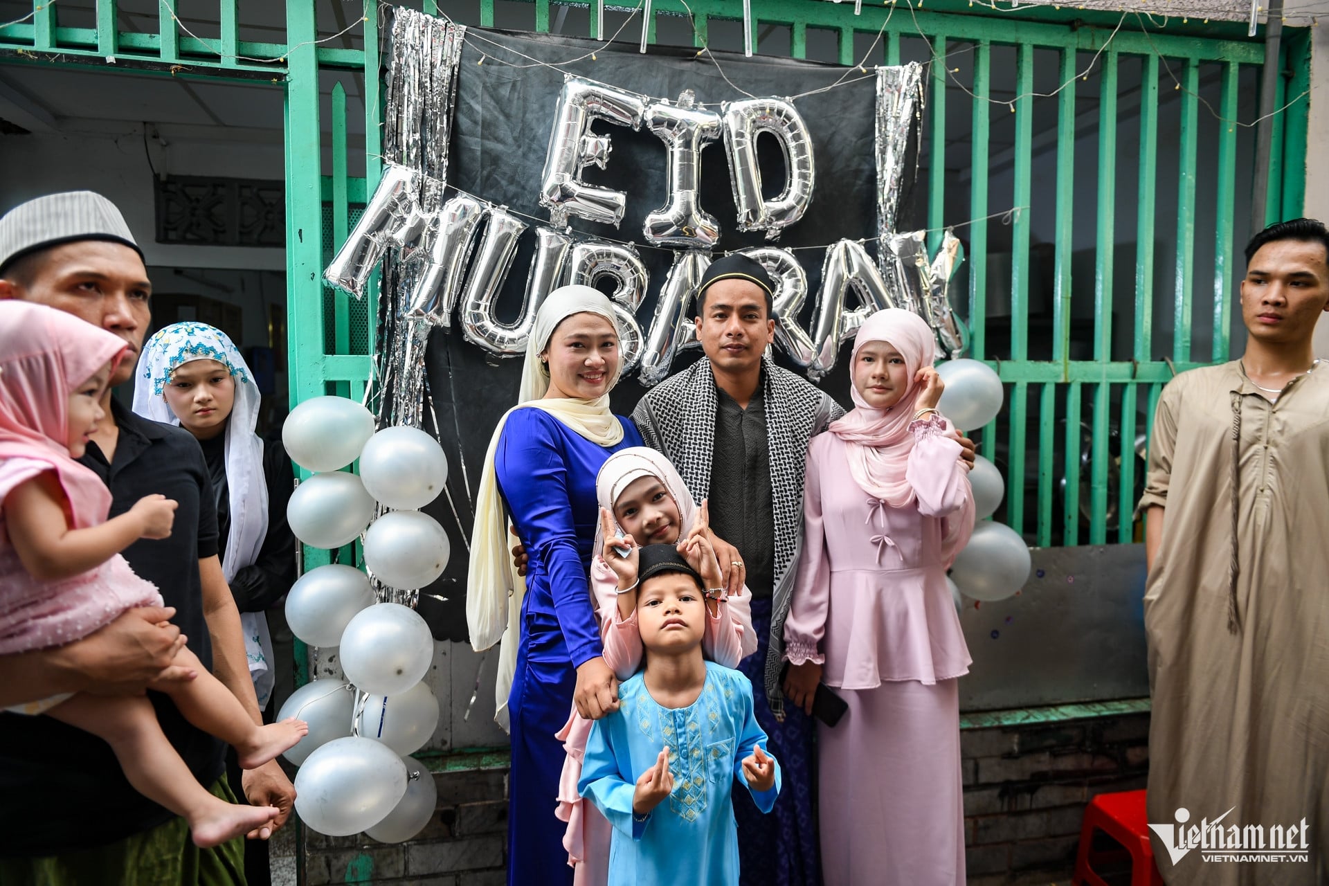 W-Caregiver در شهر هوشی مین Nguyen Hue 20.jpg