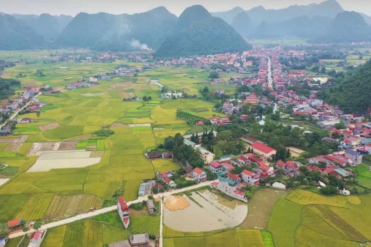 Việc hoàn thiện cơ sở dữ liệu đất đai đang góp phần nâng cao hiệu quả quản lý đất đai và phục vụ chuyển đổi số tại Lạng Sơn. Ảnh: Đinh Mười.