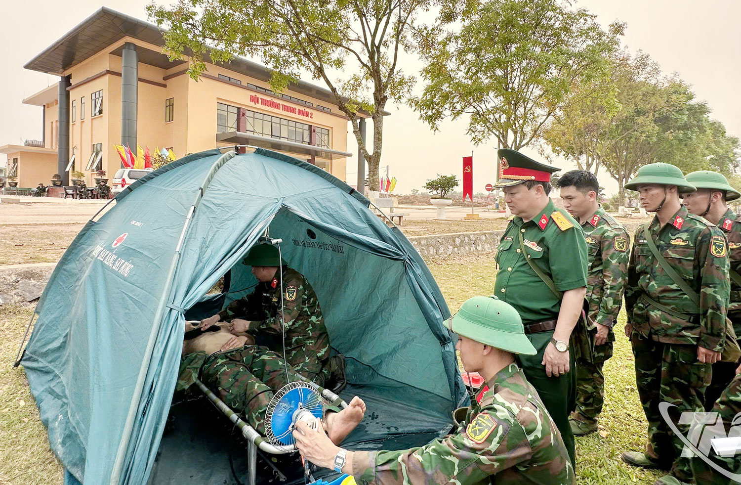 Huấn luyện phòng chống say nắng, say nóng ở Trung đoàn 2, Sư đoàn 3.