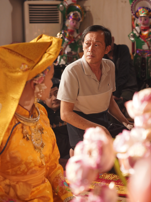 هنرمند شایسته، هوآی لین، «برگزیده» شد - عکس ۲. NSƯT Hoài Linh trở thành 'Người được chọn' - Ảnh 2.
