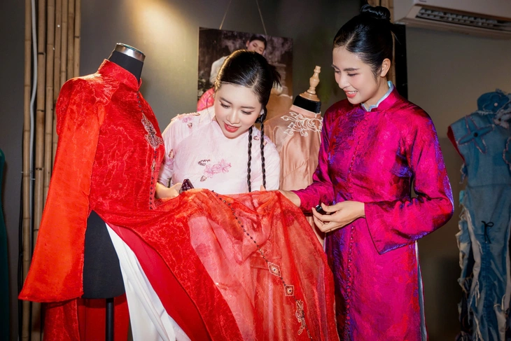Cao Minh Tiến, Ngọc Hân tôn vinh áo dài, áo ta - Ảnh 3.