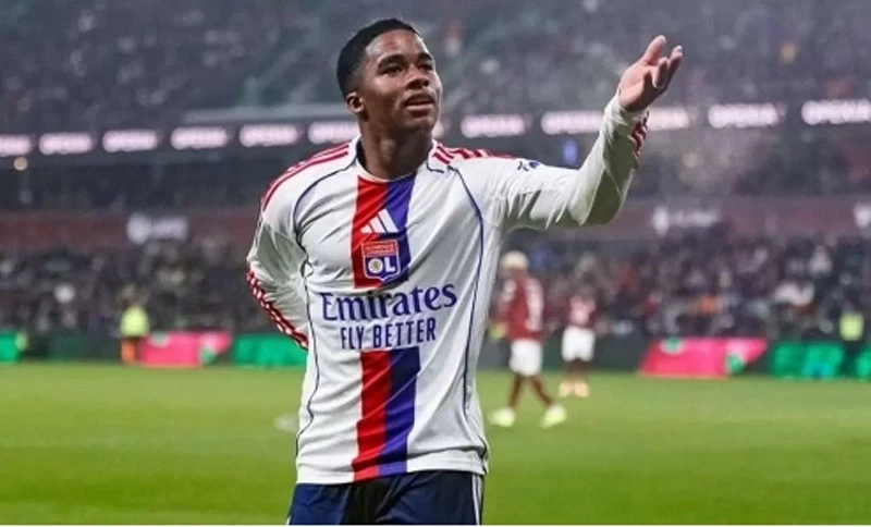 La chasse aux « prodiges » à un million d'euros dans le football européen. Cuộc săn 'thần đồng' triệu euro của bóng đá châu Âu