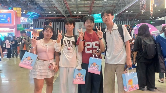 Hàng nghìn bạn trẻ thích thú check-in ngày hội game lớn nhất Việt Nam - Ảnh 3.
