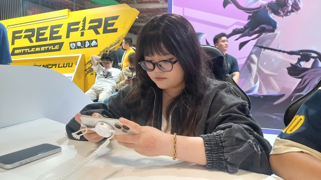 Hàng nghìn bạn trẻ thích thú check-in ngày hội game lớn nhất Việt Nam - Ảnh 4.