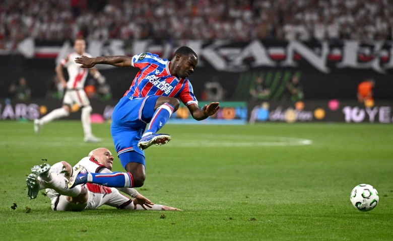 Crystal Palace lần đầu vô địch Conference League- Ảnh 1.